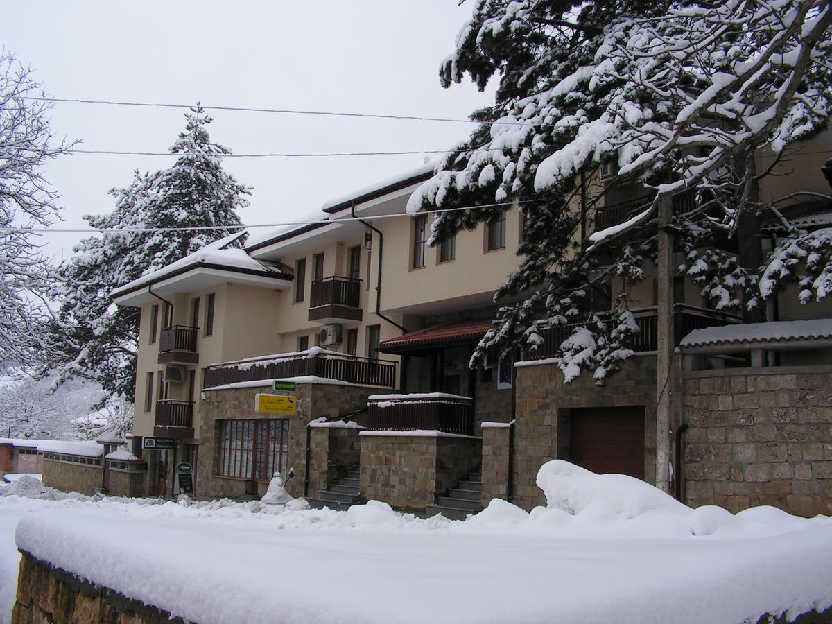Hotel Black Stork Nisovo Exterior photo