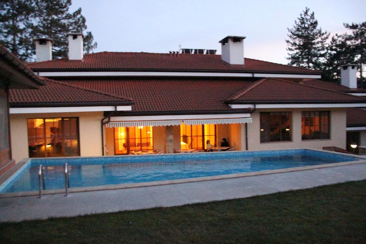 Hotel Black Stork Nisovo Exterior photo