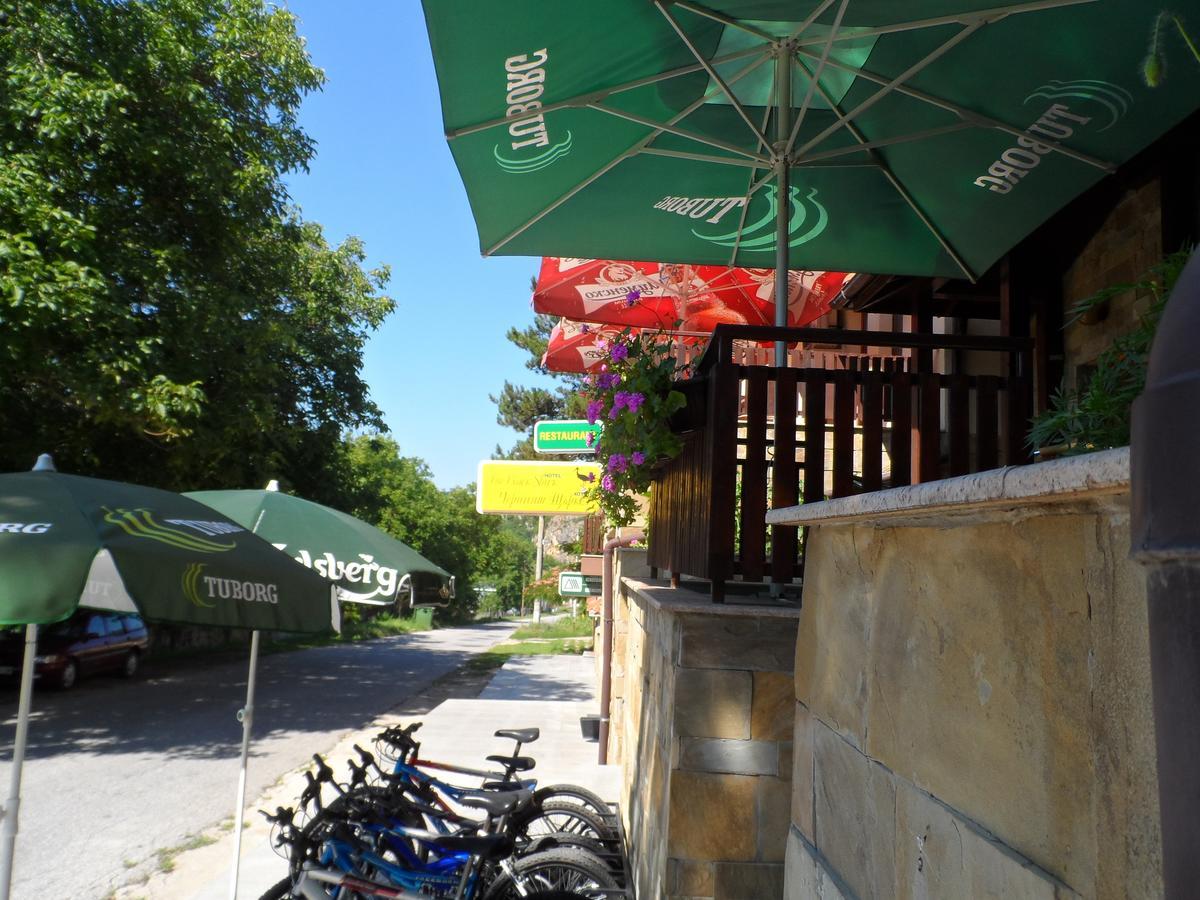 Hotel Black Stork Nisovo Exterior photo